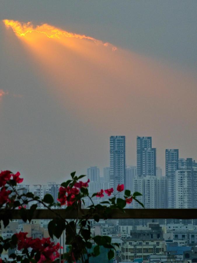 Bridge Service Apartment Hyderabad Esterno foto