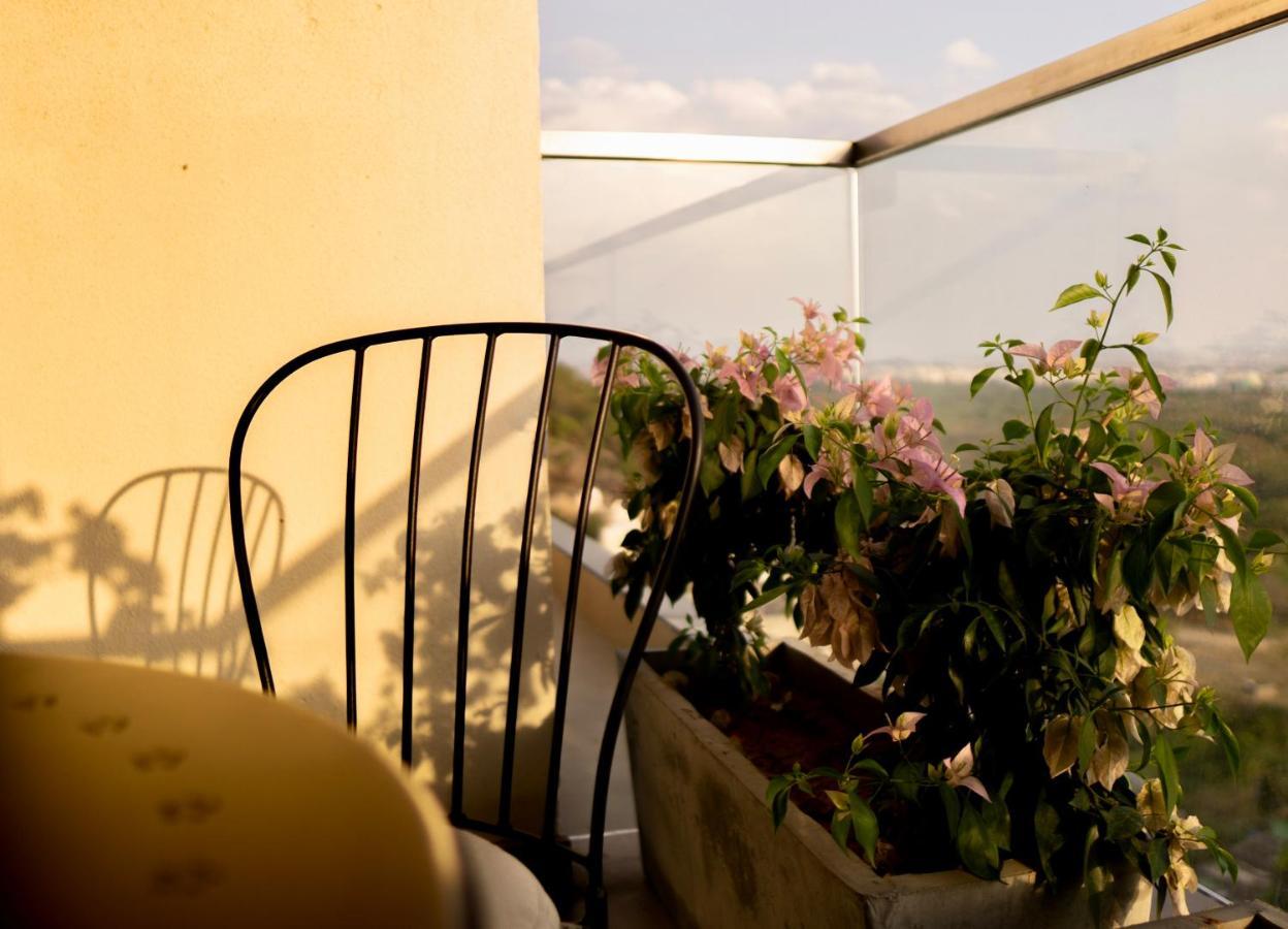 Bridge Service Apartment Hyderabad Esterno foto